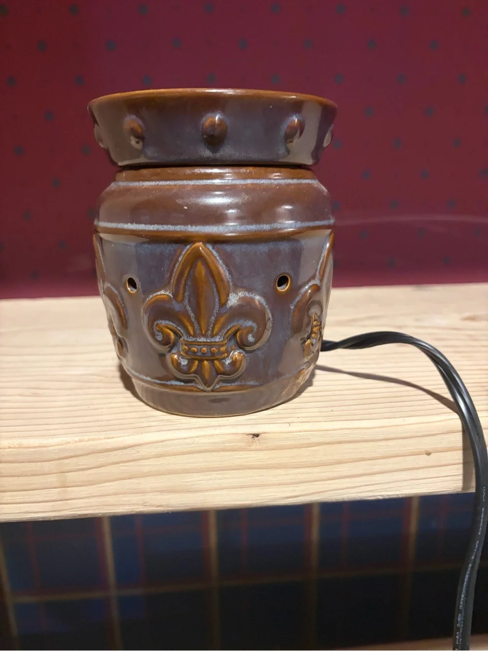 Scentsy - Brown Ceramic Wax Warmer with Fleur-de-Lis Accent -